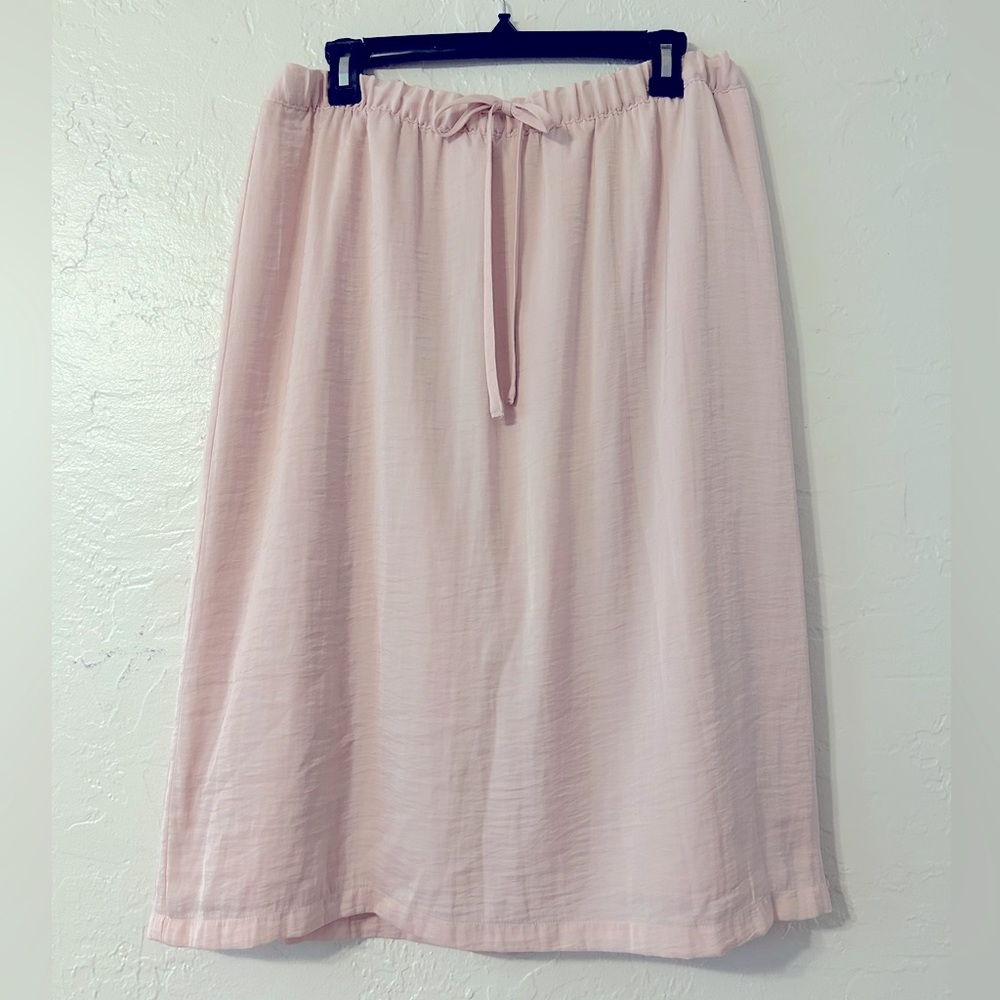 SOLD. Pink Skirt. Slip on, great quality.